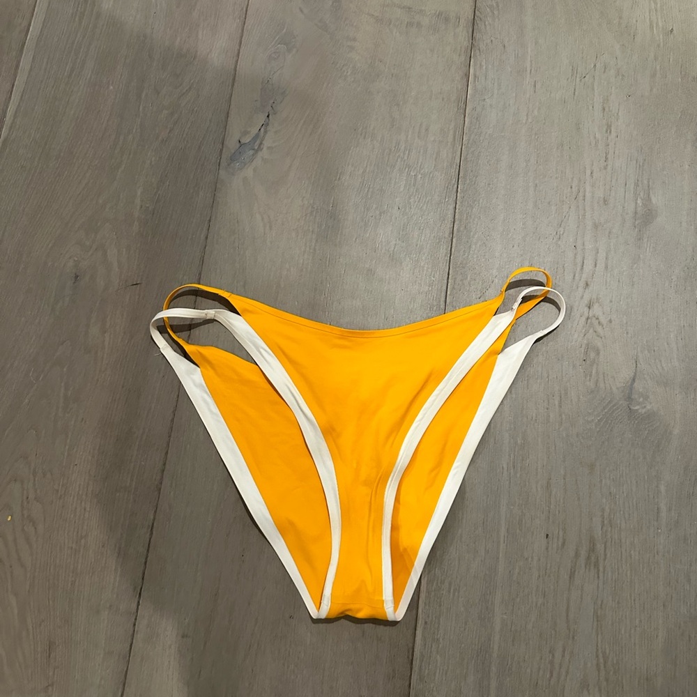 L Space Seamless Billie Bikini Bottom - Picture 3 of 4